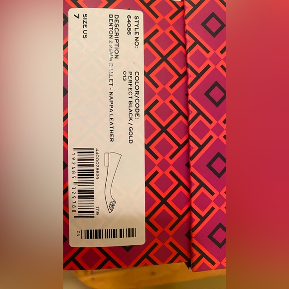 Tory Burch Ballet shoes; black Napa leather; box included - Picture 4 of 11